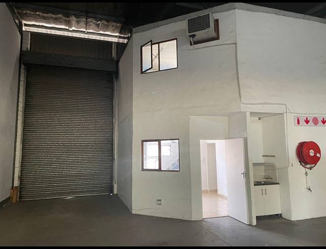 231M² WAREHOUSE TO LET IN BRIARDENE
